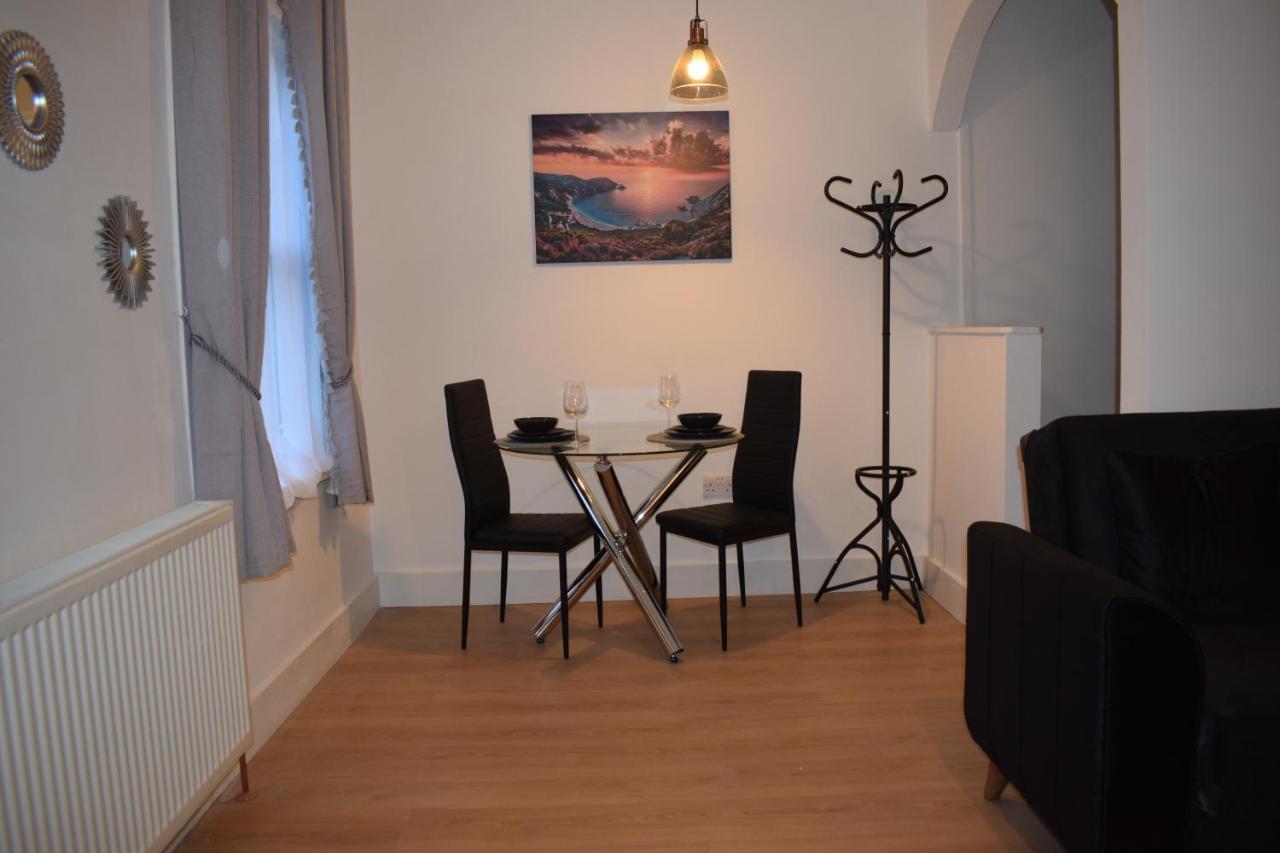 Forest Gate Haven Apartment